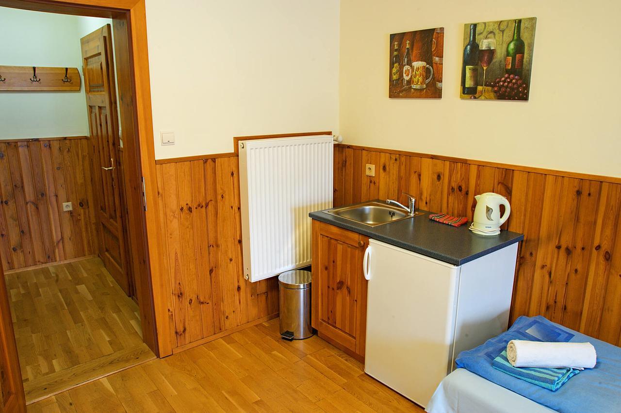 Penzion Pod Branou Poprad Exterior photo