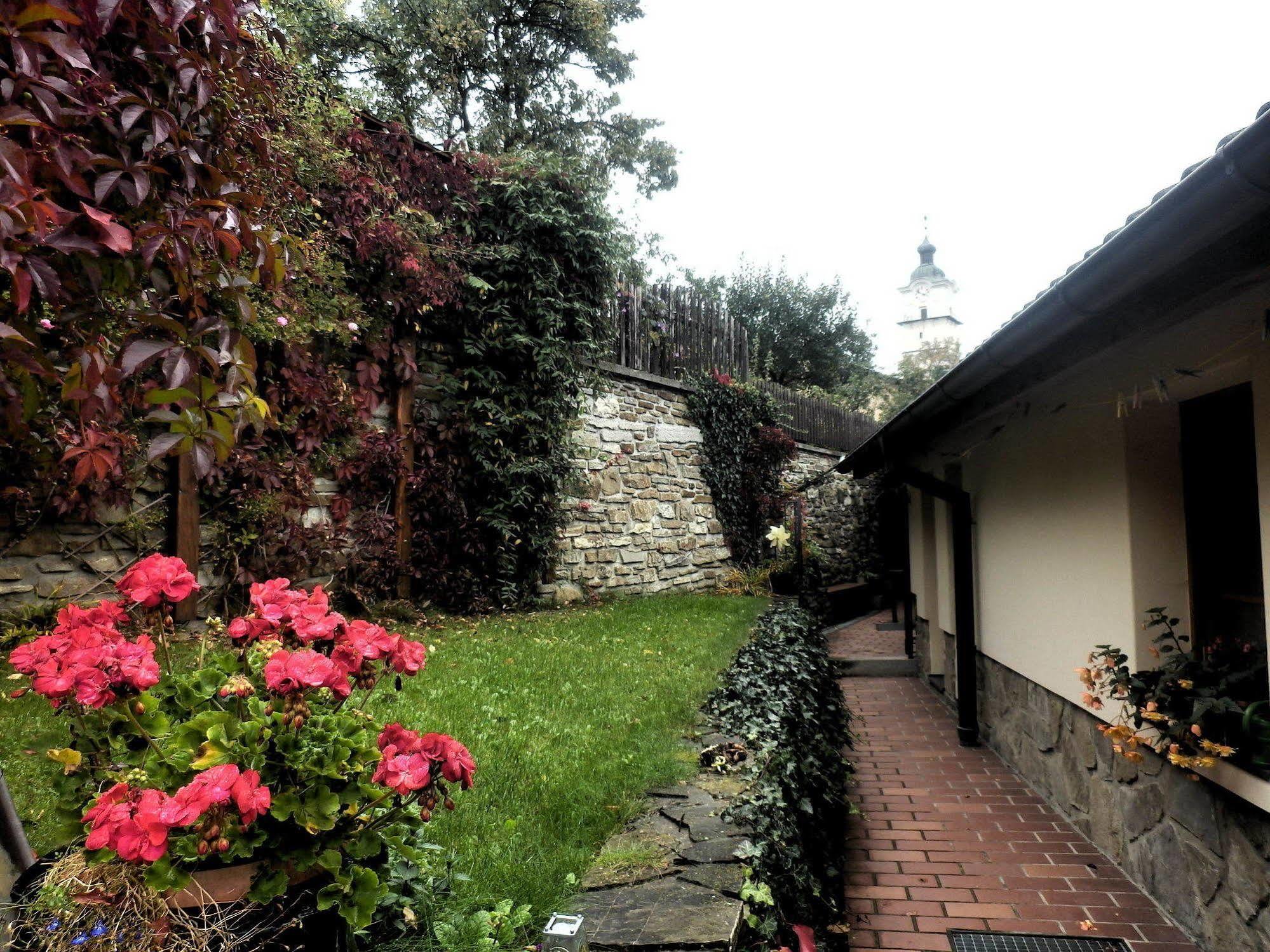 Penzion Pod Branou Poprad Exterior photo