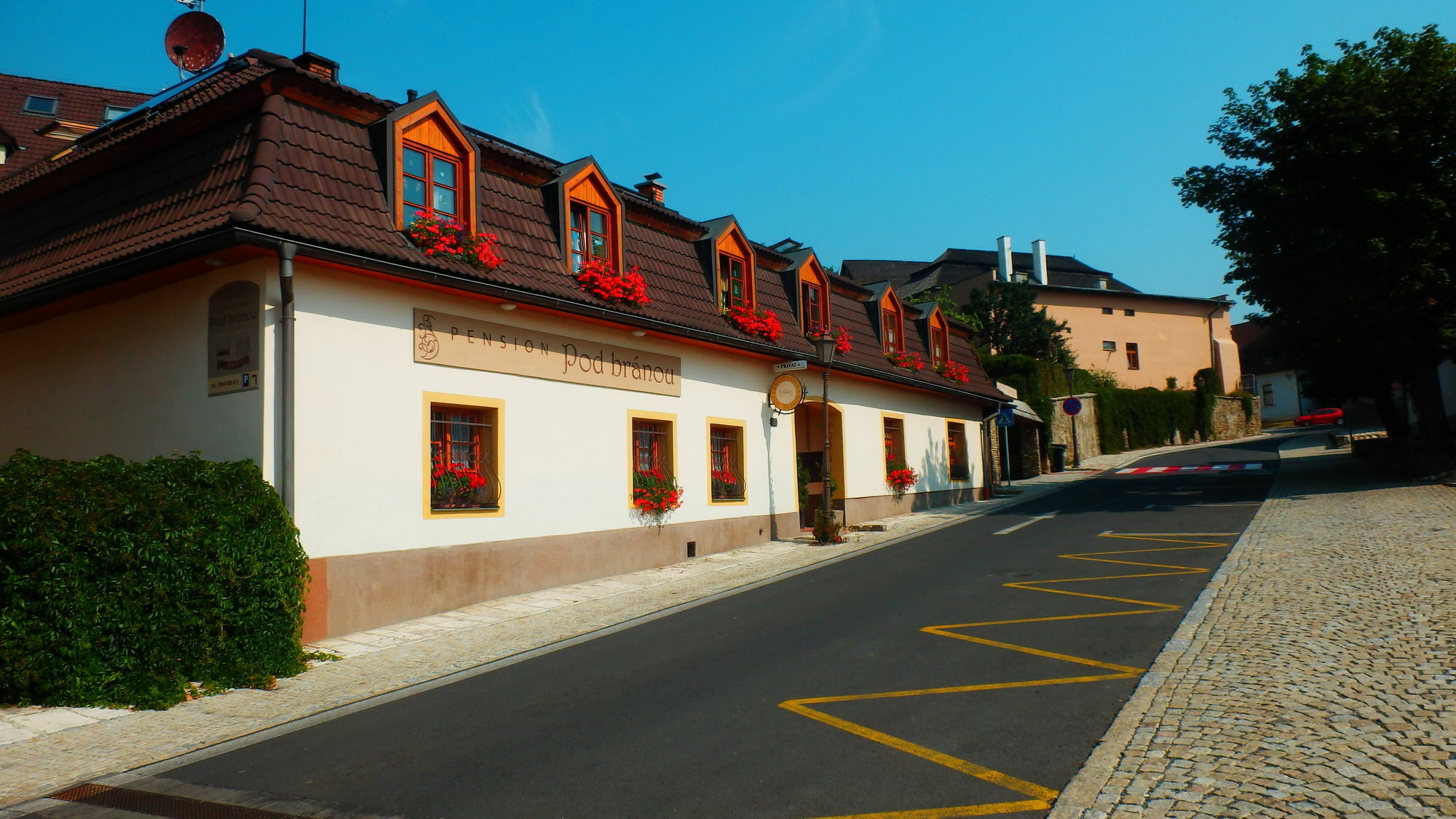 Penzion Pod Branou Poprad Exterior photo